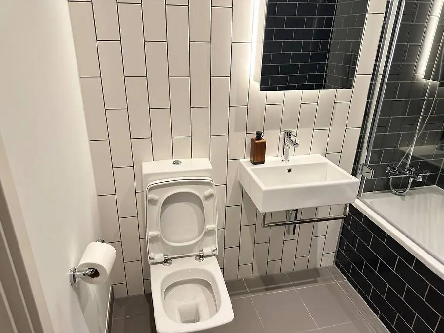 Spacious Modern 1 Bed Apartment. 런던 아파트