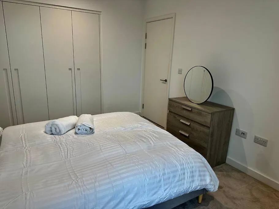 Spacious Modern 1 Bed Apartment. 런던 아파트
